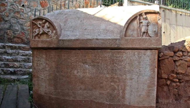 Yüzyıllar sonra kemik ve eşyalarıyla bulundu, dünyada bir ilk
