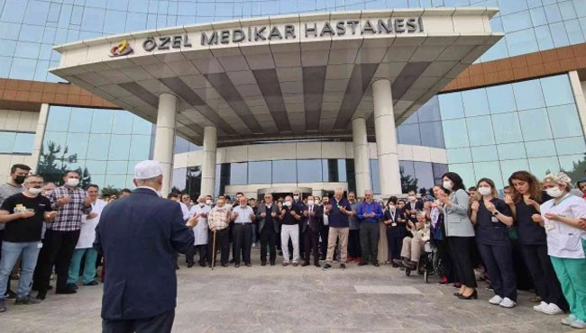 Hayatını kaybeden doktoru meslektaşları gözyaşlarıyla uğurladı