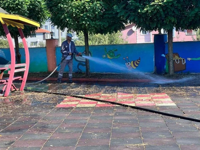 Okullar çocuklar için hazırlanıyor
