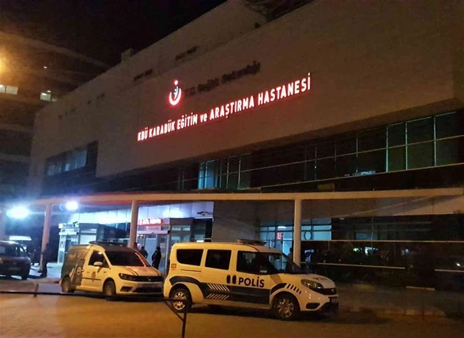 İki grup arasında bıçaklı kavga: 1